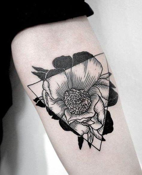 Image result for black and grey poppy tattoo Men Flower Tattoo, Tattoo Placements, Kunst Tattoos, Geometric Tattoo Design, Inspiration Tattoos, Gorgeous Tattoos, Space Tattoo, Subtle Tattoos, Sunflower Tattoo