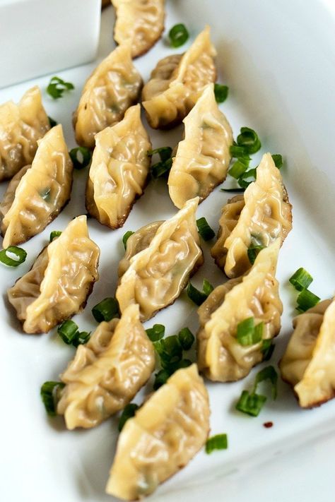 Amazing Pork Dumplings - Oh Sweet Basil Dumplings Chinese, Asian Dumplings, Korean Dumplings, Wonton Wrapper Recipes, Pork Dumplings, Chinese Food Recipes, Wonton Recipes, Asian Spices, Pork Dumpling