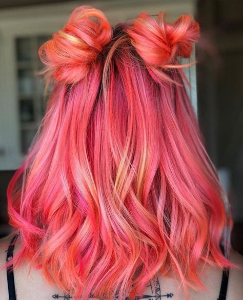 Rainbow Roots Hair Inspiration: Subtle to Bold Colors for Colorful Hairstyles Sunset Hair, Brunette Ombre, Cute Hair Colors, Dyed Red Hair, Brunette Balayage, Ombré Hair, Hair Color Purple, Pretty Hair Color, Short Hair Color