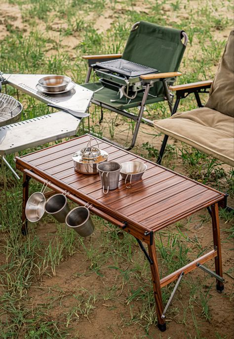 Camping Table Setting, Overland Gear, Tent Living, Camping Inspiration, Camping Set Up, Camping Vibes, Camping Aesthetic, Camping Style, Family Camping Trip