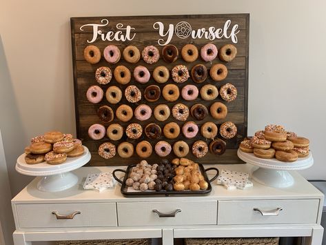 Graduation party Donut Bar Donut Board Graduation, Donut Bar Graduation Party, Swim Banquet, Graduation Brunch, Donut Display, Sweet 16 Party Decorations, Graduation Open Houses, Donut Bar, Graduation Party Planning