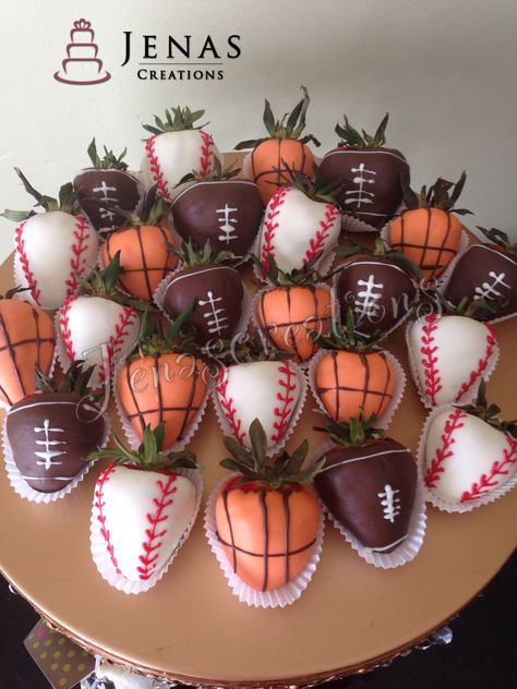 Sports theme berries baseball football basketball drunkinberries Coconut Hot Chocolate, Chocolate Covered Strawberry Recipe, Chocolate Covered Strawberries Bouquet, Blackberry Syrup, Chocolate Covered Fruit, Chocolate Covered Treats, Edible Arrangements, Chocolate Dipped Strawberries, Strawberry Dip