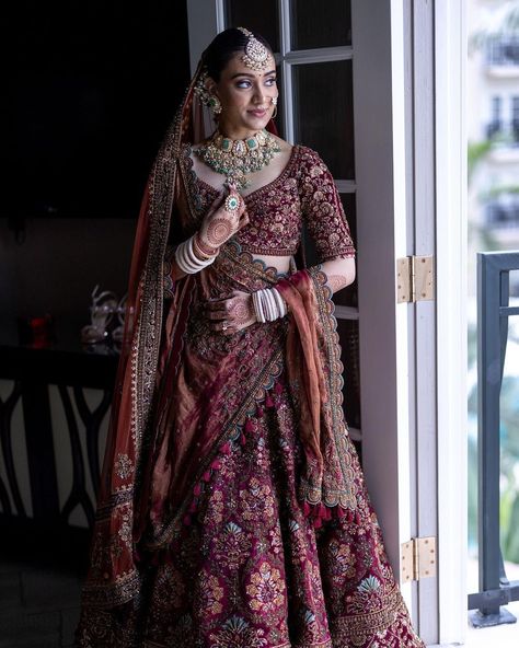 Lehenga Color Combinations, Latest Bridal Lehenga Designs, Best Indian Wedding Dresses, Red Bridal Dress, Bridal Lehenga Designs, Latest Bridal Lehenga, Indian Outfits Lehenga, Wedding Lehenga Designs, Indian Bride Outfits