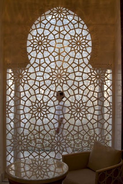 I'm obsessed with moroccan screens!  Maybe this would be an idea for the arch at the stove?  ~  Window Inspiration Design Marocain, Moroccan Inspiration, Yoga Studio Design, Arsitektur Masjid, Moroccan Interiors, Islamic Patterns, Arabic Pattern, Islamic Design, Moroccan Design