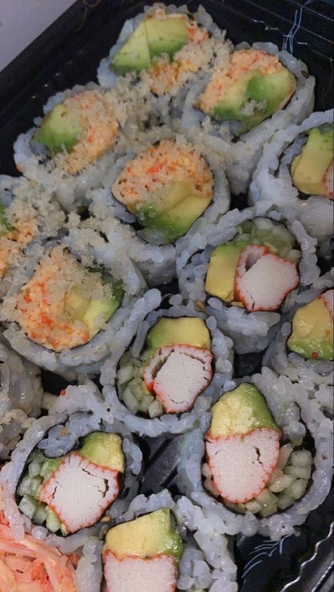 Crunch Roll Sushi, Roll Sushi, California Roll, Good Eats, Rolls, Yummy Food, California