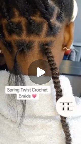 Textured Hair Education on Instagram: "Spring Twist Crochet Braids 👌🏾

🎥 @braidstribe" Blonde Crochet Braids, Spring Twist Braids, Hair Education, Spring Twists, Girl Braids, Girls Braids, Short Blonde, Crochet Hair, Twist Braids