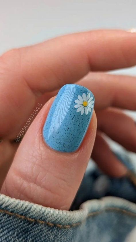 Tessa | DIY Nail Art on Reels | Lesfm & Olexy · In the forest (sped up version) Forest Theme Nails, Cute Nails Spring, Nails Daisy, Stamped Nails, Diy Nails Easy, Quick Nail, Green Nail Designs, Nail Tutorial, Blue Polish