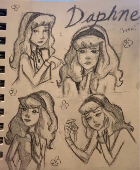 Scooby Doo Art Style, Scooby Doo Sketch, How To Draw Daphne Scooby Doo, Daphne Drawing, Daphne Blake Drawing, Goth Daphne Scooby Doo, Daphne Scooby Doo, Daphne Scooby Doo Sarah Michelle Gellar, Scooby Doo 2 Monsters Unleashed Daphne