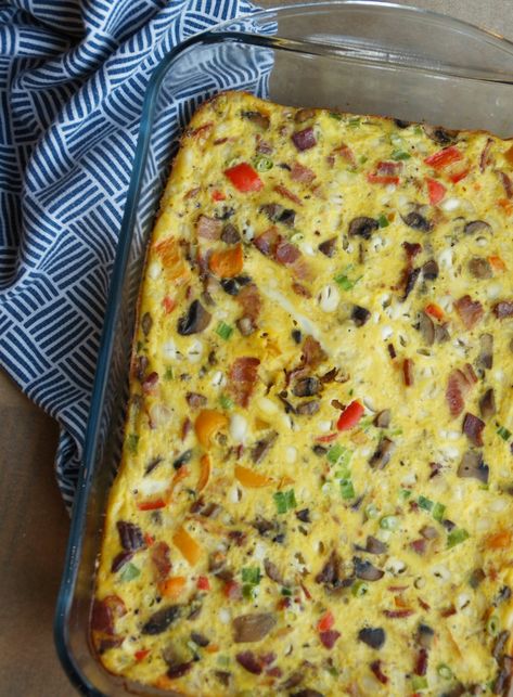 Veggie Egg Bake, Easy Egg Bake, Cottage Cheese Recipes Healthy, Cottage Cheese Eggs, Egg Bake, Cottage Cheese Recipes, Quiche Recipes, Egg Breakfast, Breakfast Recipes Casserole