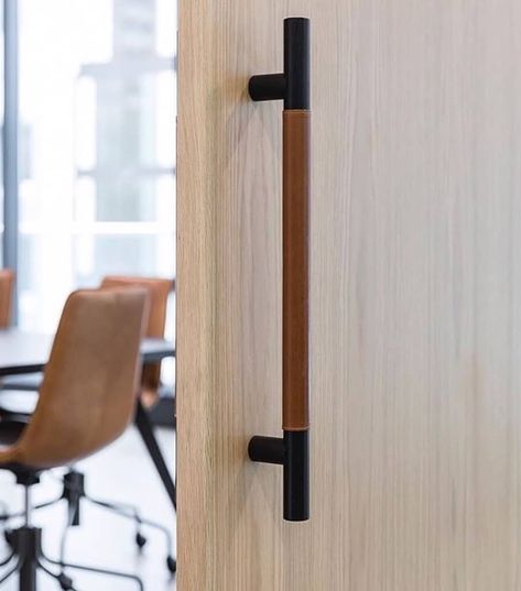 Sleek details... we love when people take the time to add details which always get noticed and really add character to projects.  These Australian-made hard wood entry door handles from @mademeasure are wrapped in leather. These give you a beautiful tactile and visual effect each time the doors are open. Would love to use these on a future project. 📷  @pablo_veiga via @mademeasure Bar Door, Entry Door Handles, Door Handles Modern, Timber Table, Black Door Handles, Timber Panelling, Office Door, Software Company, Green Star