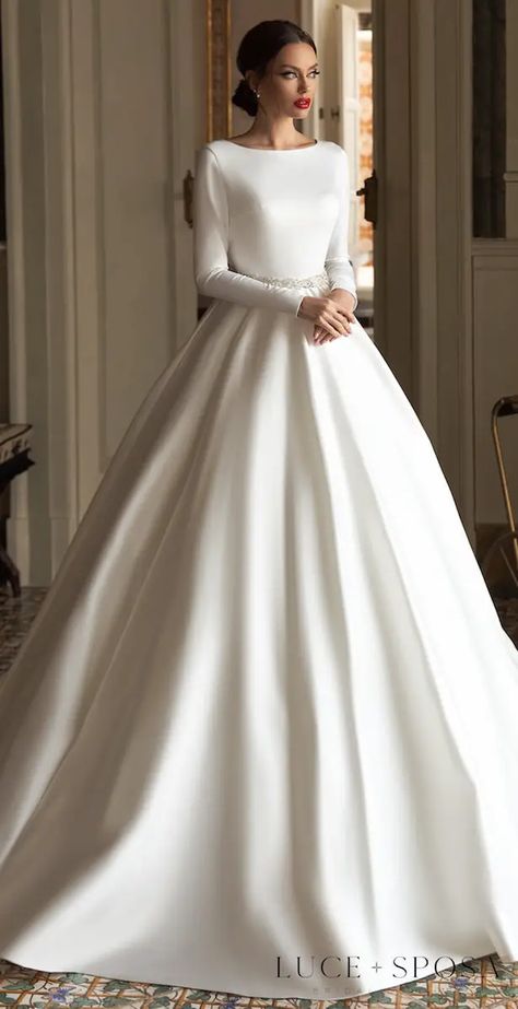 Modest Wedding Dresses Ball Gown, Modest Wedding Dresses With Sleeves, Muslimah Wedding Dress, Long Sleeve Wedding Gowns, Wedding Dress Guide, Fancy Wedding Dresses, White Wedding Dress, Princess Ball Gowns, Gowns Wedding