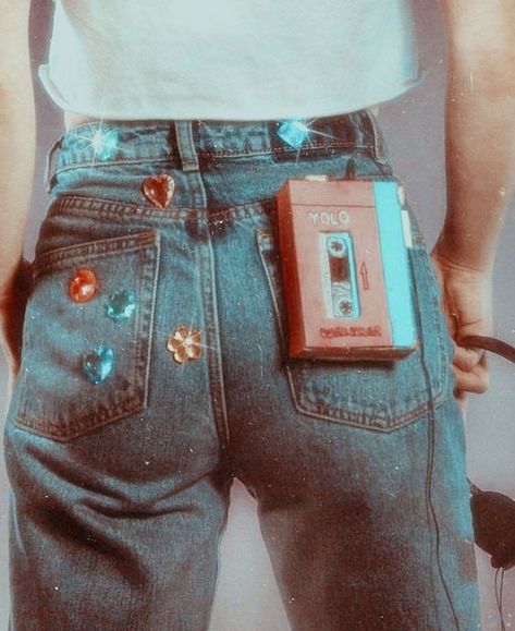 pinterest // greerautumn 80’s Aesthetic, Vintage Foto's, 70s Aesthetic, 90’s Aesthetic, 80s Vibes, Aesthetic Retro, 80s Aesthetic, 90s Aesthetic, I'm With The Band