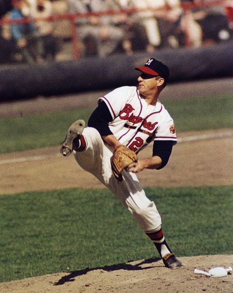 MILWAUKEE - 1957. Warren Spahn, left handed pitcher for the Milwaukee Braves, is about to deliver a pitch in County Stadium in 1957. (Photo by Mark Rucker/Transcendental Graphics, Getty Images) Baseball Pitcher, Baseball Pictures, Braves Baseball, Baseball Photos, Cardinals Baseball, Sports Hero, Sports Figures, Baseball Equipment, National League