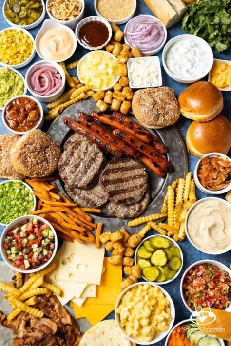 Summer BBQ Hot Dog and Burger Charcuterie Board - Shared Appetite Burger Charcuterie Board, Bbq Charcuterie Board, Bbq Charcuterie, Gourmet Bbq, Charcuterie Board Ideas, Hot Dog Bar, Bbq Burgers, Grilled Burgers, Fourth Of July Food