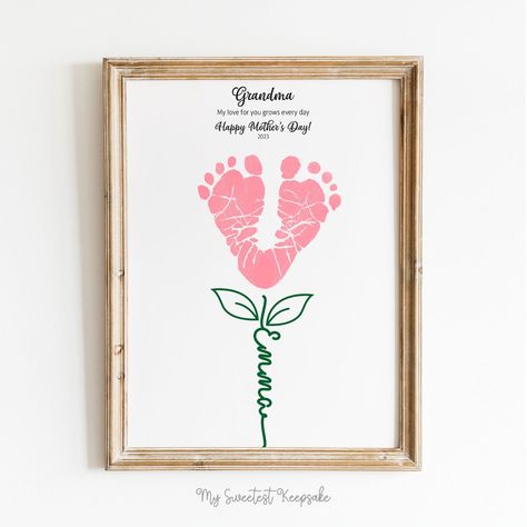 Footprint For Grandma, Mothers Day Crafts For Babies Grandma, Grandma Footprint Art, Baby Footprint Art For Grandma, Mother’s Day Crafts For Grandma, Flower Footprint, Flower Grandma, Baby Footprint Crafts, Grandpa Christmas Gifts