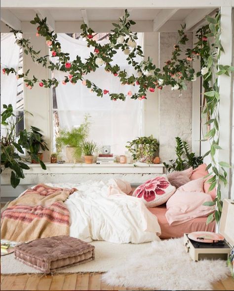 pretty pink bedroom decor, Bedroom decor ideas, bedroom decoration for teens girl, cozy bedroom decor ideas, pink bedroom decor, home decor on a budget, dream bedroom decor, #Bedroom #HomeDecor Bedroom Floral Wall, Zimmer Diy, Lots Of Plants, Romantic Bedroom Decor, Pink Bedroom Decor, Dorm Inspo, Future Room, Bedroom Decor Cozy, Dekorasi Kamar Tidur