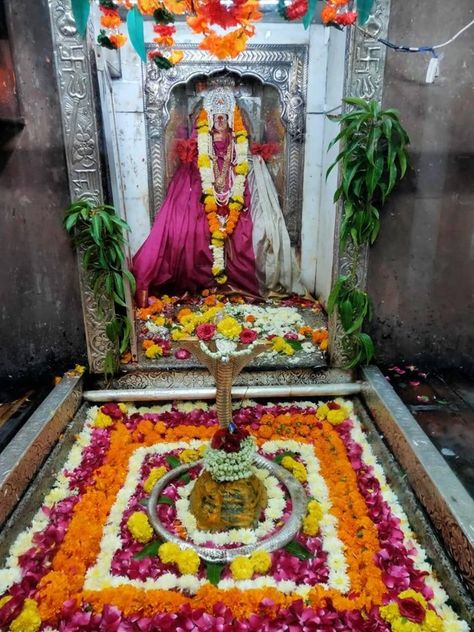 shri onkareshwar jyotirling from khandwa Madhya Pradesh Omkareshwar Jyotirling, Devi Images Hd, Temple India, Lord Shiva Family, Shiva Shakti, God Shiva, Angel Painting, Madhya Pradesh, Pinball Machine