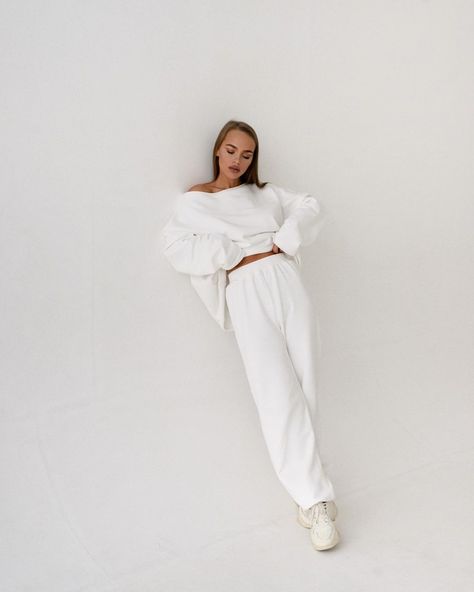 Loungewear Photoshoot Ideas, Loungewear Photography, Loungewear Photoshoot, Shoot Concept, Black Designs, Clothes Black, Comfy Clothes, Comfy Fashion, Shoot Ideas