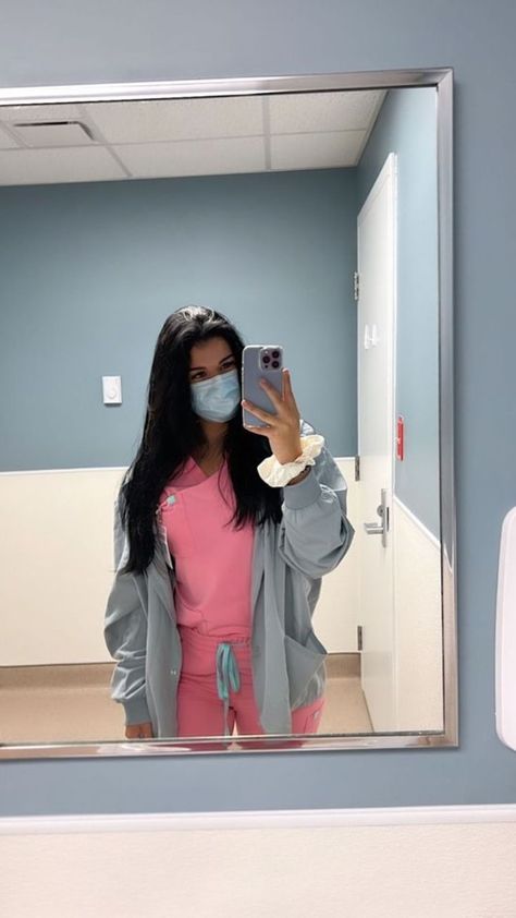 🌍 Compassionate Care on the Go: Discover incredible gift ideas for travel nurses in 2024, showing appreciation for their invaluable work. #TravelNurseGifts 💙🏥 Scrubs Selfie, Scrub Selfie, Cute Nursing Outfits Scrubs, Cute Nursing Outfits, Nurse Selfie, Cute Nursing Scrubs, Scrub Outfits, Nurse Outfit Scrubs, Medical Scrubs Fashion