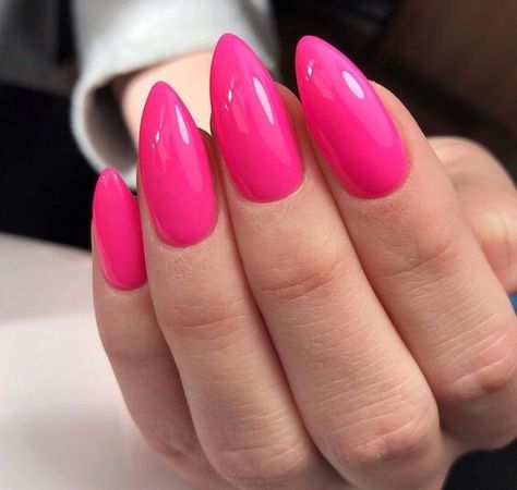 Bold & Beautiful: Summer 2024's Hottest Pink Nail Trends | Get Inspired Now Rose Fushia, Nagellack Trends, Hot Pink Nails, Nail Forms, Stick On Nails, Accessories Ideas, Elegant Nails, False Nail, Nail Designs Summer