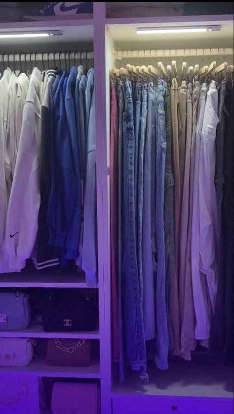 Wordroab Aesthetic, Aesthetic Wardrobe Decor, New Closet Aesthetic, Small Closet Inspo Aesthetic, Cute Closet Aesthetic, Aesthetic Wardrobe Organization, Inside Closet Organization Ideas, Wardrobe Organisation Aesthetic, Closet Vision Board