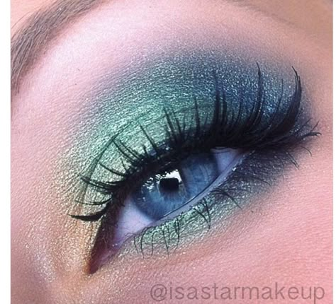 Pretty color combo Make Up Yeux, Peacock Makeup, Green Eye Makeup, I Heart Makeup, Eye Makeup Looks, Green Makeup, Green Eye, Beautiful Eye Makeup, Eye Makeup Designs