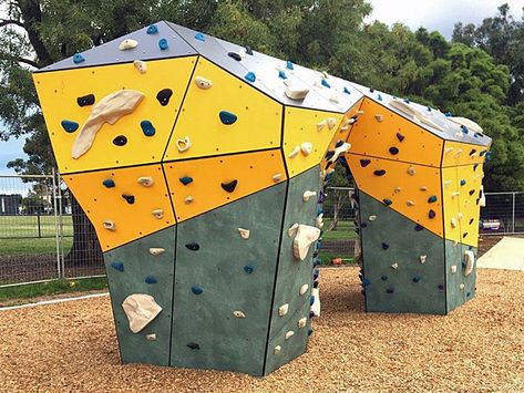 Outdoor Bouldering, Boulder Climbing, Home Climbing Wall, Backyard Structures, Bouldering Wall, Kids Climbing, Children Park, Outdoor Climbing, Climbing Wall