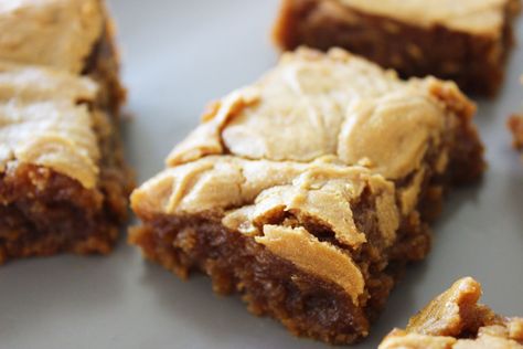 4-ingredient peanut butter brownies! These are addictive. Gluten-free, SCD,  grain-free & Paleo if you switch to almond or cashew butter! Chips Ideas, Scd Recipes, Butter Brownies, Potluck Desserts, Foodie Friday, Specific Carbohydrate Diet, Easy To Make Desserts, Peanut Butter Brownies, Butterscotch Chips