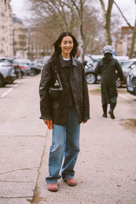 90s Winter Street Style, Real Street Style, What Artists Wear, Street Fits Women, 2024 Trend Outfit, Taylor Russel Street Style, Copenhagen Street Style Winter 2024, Cold Winter Street Style, Osaka Street Style