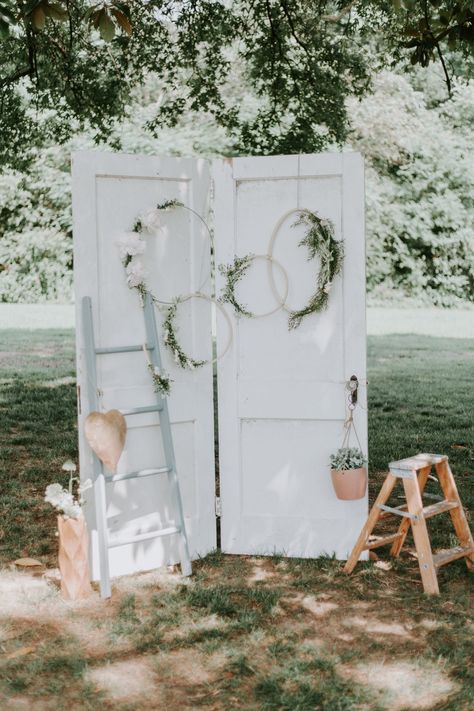 Backyard Summer Wedding, Studio Background Ideas, Boho Photography, Kid Summer, Diy Photography Props, Adventurous Elopement, Backyard Summer, Wedding Doors, Carolina Mountains