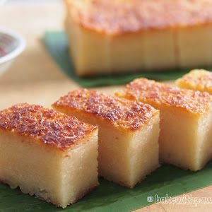 Pandan Mochi - BAKE WITH PAWS Tapioca Cake, Caramel Bread Pudding, Cassava Cake, Asian Snacks, Asian Desserts, Bread Pudding, Kitchen Recipes, Yummy Food Dessert, Butter Cookies