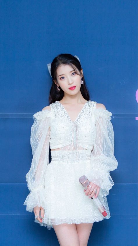 Iu Dress, Iu Hair, Korea Dress, Korean Actresses, Korean Celebrities, Fashion Design Clothes, 여자 패션, Celebrity Outfits