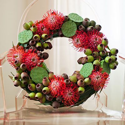 Foraged Wreath, Christmas Wreath Ideas, Classic Holiday Decor, Christmas In Australia, Aussie Christmas, Australian Christmas, Summer Christmas, Xmas Wreaths, Handmade Christmas Decorations