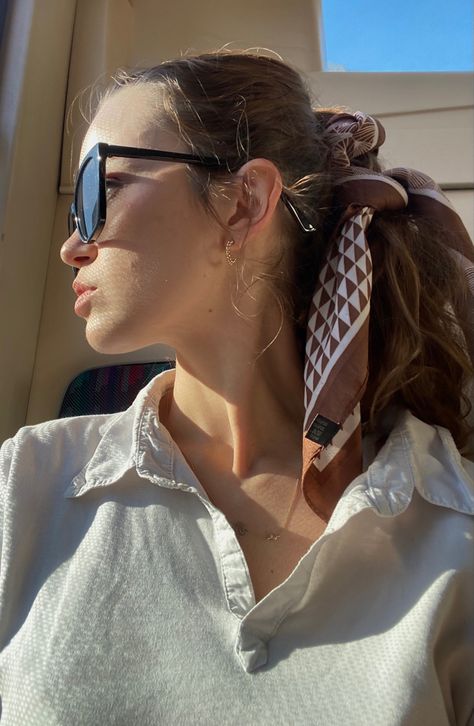 Elegant Classy Style Elegance Hairstyle Ponytail Silk scarf Accessories Sunglasses Gold jewelery Collar shirt Fashion Aesthetic Woman Side profile Lips French Look Inspiration Woman Side Profile, Hairstyle Ponytail, French Look, Scarf Accessories, Classy Style, Aesthetic Women, Style Aesthetic, Collar Tshirt, Side Profile