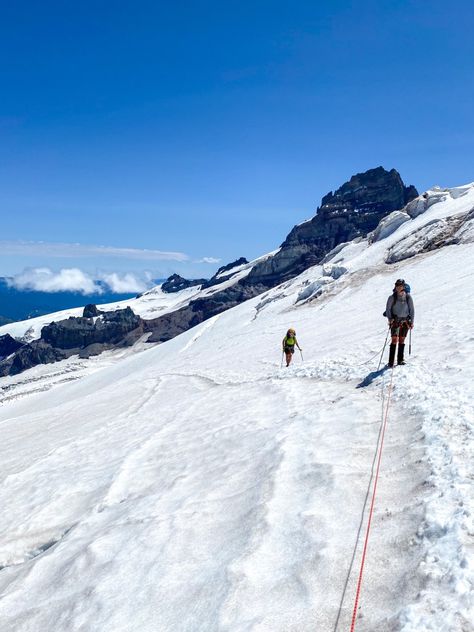 Climbing Mt Rainier via Camp Schurman & the Emmons Glacier ⋆ brooke around town What Are Mountain Climbers, Someone Climbing A Mountain, Climb Mt Fuji, Climbing Mt Rainier, Climbing Mount Everest, White River, Mt Rainier, Ice Climbing, The Shadow