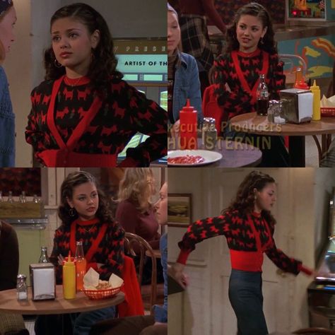 Jackie That 70s Show Outfit, Jackie Outfits, That 70s Show Outfits, 70s Show Outfits, Jackie Burkhart Outfits, Jackie That 70s Show, Fran Fine Outfits, Jackie Burkhart, Curly Bun Hairstyles