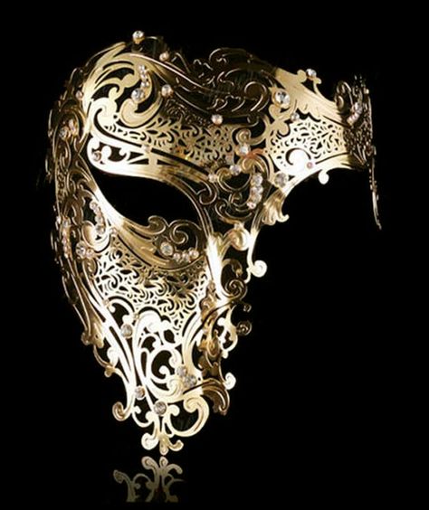 Masque loup venitien fantome de l'opera couleur dore et strass > JAPAN ATTITUDE - ACCMAS108   Shop : www.japanattitude.fr Skull Filigree, Masquerade Men, Luxury Mask, Rhinestone Halloween, Masquerade Halloween, Venetian Masquerade Masks, Steampunk Mask, Metal Mask, Ball Mask