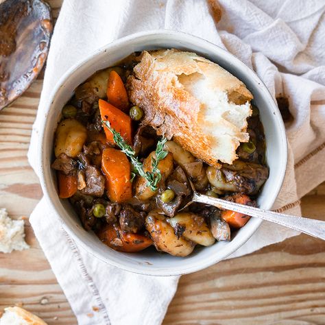 Beyond Steak Stew CREATED BY: Emily Meador (@lettuce.thrive) Serves: 4 Beyond Steak, Steak Noodles, Steak Stew, Vegan Steak, Vegan Stew, Meat Steak, Vegan Soup Recipes, Vegan Main Dishes, White Bean Soup