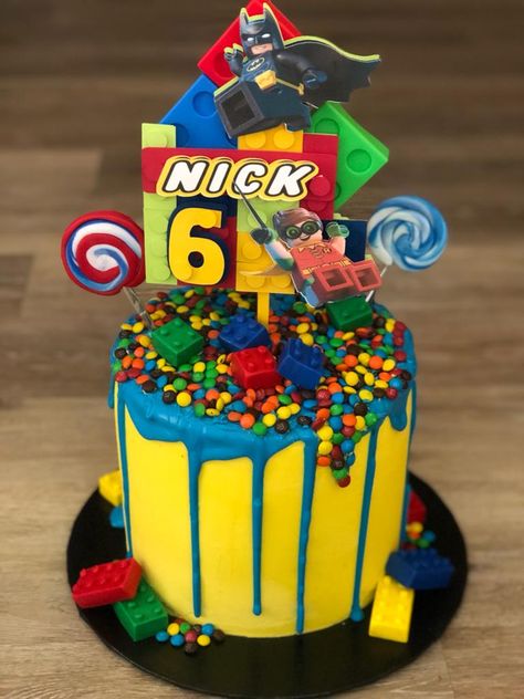 #lego #legobirthdayparty #legocake #legodesserttable Lego Cake Ideas Boys, Lego Drip Cake, Number 5 Lego Cake, Lego Cake Ideas, Lego Cakes For Boys, Easy Lego Cake, Lego City Cakes, Lego Torte, Lego Movie Cake