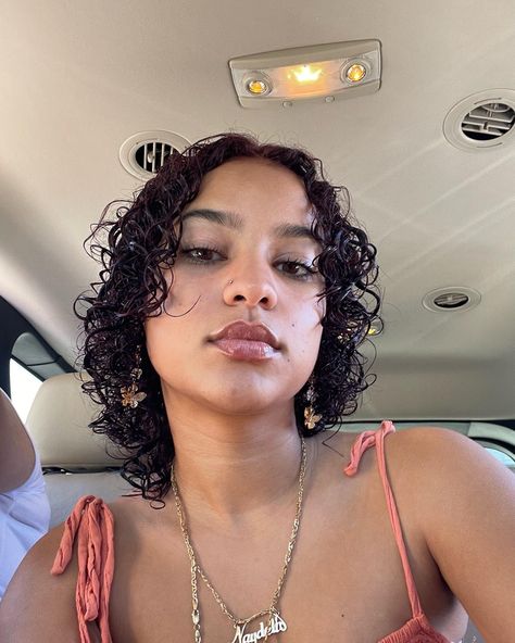 Short Curly Hair Black Women, Short Curly Cuts, 3b Hair, Hair Stripes, Pressed Natural Hair, Silk Press Natural Hair, Classic Glasses, Cute Curly Hairstyles, Hairdos For Curly Hair