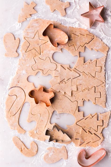 Toasted Pecan Brown Sugar Cookies - The Sweet and Simple Kitchen Christmas Cookies Pecan, Luxe Christmas, Pecan Sandies, Holiday Sugar Cookies, Cut Out Cookie Recipe, Centerpiece Diy, Brown Sugar Cookies, Cookie Dough Recipes, Cream Cheese Cookies