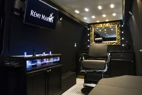 The Centaur: A Crazy Mobile Barbershop by Rémy Martin and Notorious Mobile Barbershop, Modern Barber Shop, Mobile Hair Salon, Mobile Beauty Salon, Mobile Barber, Hair Salon Names, Best Barber Shop, Barber Shop Interior, The Centaur