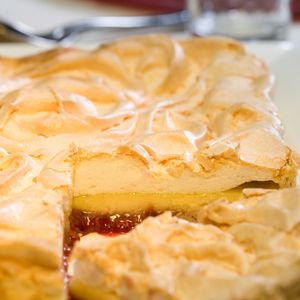 Keep it simple with this easy recipe for Manchester tart - made with Jus-Rol's ready rolled puff pastry sheets, best served cold. Manchester Tart, Easy Pastry Recipes, Wartime Recipes, Pastry Dishes, Pastry Tart, Tart Recipe, Puff Pastry Recipes, Sweet Pie, English Food