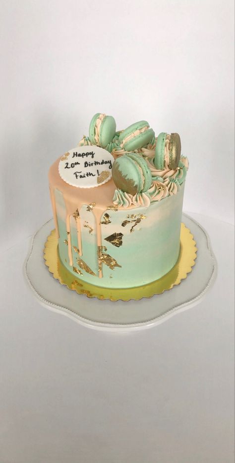 Cake With Macarons On Top, Sage Cake, Mint Green Cake, 27th Birthday Cake, Mint Green Cakes, 40th Birthday Cake For Women, 20th Birthday Cake, Gradient Cake, Green Birthday Cakes