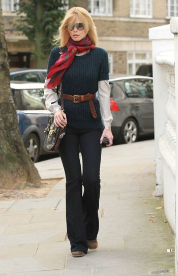 School Gates, Street Styl, Supermodel Fashion, Red Silk Scarf, Silk Scarf Style, Scarf Outfit, Sienna Miller, Claudia Schiffer, Pants Outfits