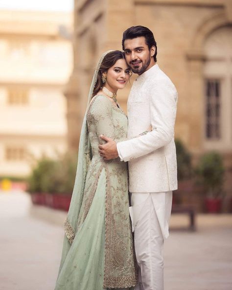 Hijabi Brides, Minal Khan, Engagement Bride, Couple Wedding Dress, Bride Photography Poses, Wedding Photoshoot Poses, Bridal Dresses Pakistan, Wedding Outfit Men, Beautiful Pakistani Dresses