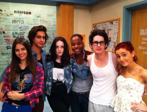 Ariana Grande in Victorious: (Season 3) - Picture 67 of 68 Victorious Tv Show, Victorious Jade West, Victorious Cat, Victorious Nickelodeon, Ariana Grande Victorious, Victorious Cast, Tori Vega, Sam & Cat, Avan Jogia