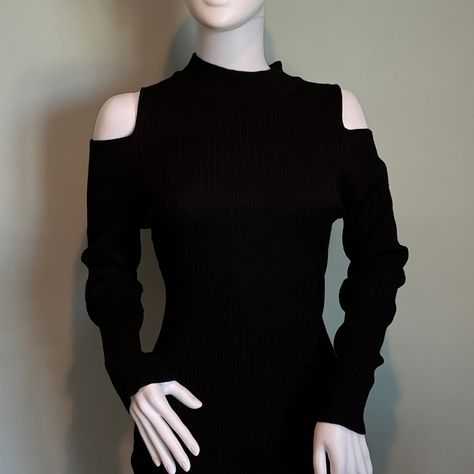 New Without Tags! Super Sexy Fitted Ribbed Mock Turtleneck With Cold Shoulder Cut Outs Size Extra Large But Fits A Much Smaller Frame. Has Some Decent Stretch But It Is A Smaller Top Measurement Are Flat And Approximate: Shoulder 19” Bust 30” Waist 24 1/2” Hip 28” Length 25” Sleeve 25” (S2) Cold Shoulder Turtleneck Dress, Trendy Black Off-shoulder Sweater, Cold Shoulder Turtleneck, Black Fitted Off-shoulder Sweater, Edgy Stretch Off-shoulder Tops, Mock Turtleneck Sweater, Cold Shoulder Long Sleeve, Shoulder Cut, Mock Turtleneck