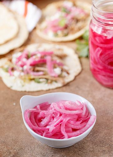 pickled onions Pickle Onions Recipe, Pork Carnitas Tacos, Pickled Onion, Wine And Food Festival, Hot Sandwich, Pork Carnitas, Pickled Red Onions, Onion Recipes, Pickled Onions