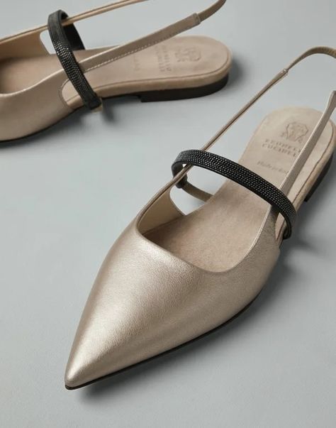 Women's flat shoes and loafers | Brunello Cucinelli Brunello Cucinelli Shoes, Brunello Cucinelli Bag, Brunello Cucinelli 2023 Women, Brunello Cucinelli Shoes Woman, Bruno Cucinelli Women, Brunello Cucinelli Women Summer, Suede Clogs, Suede Flats, Penny Loafers